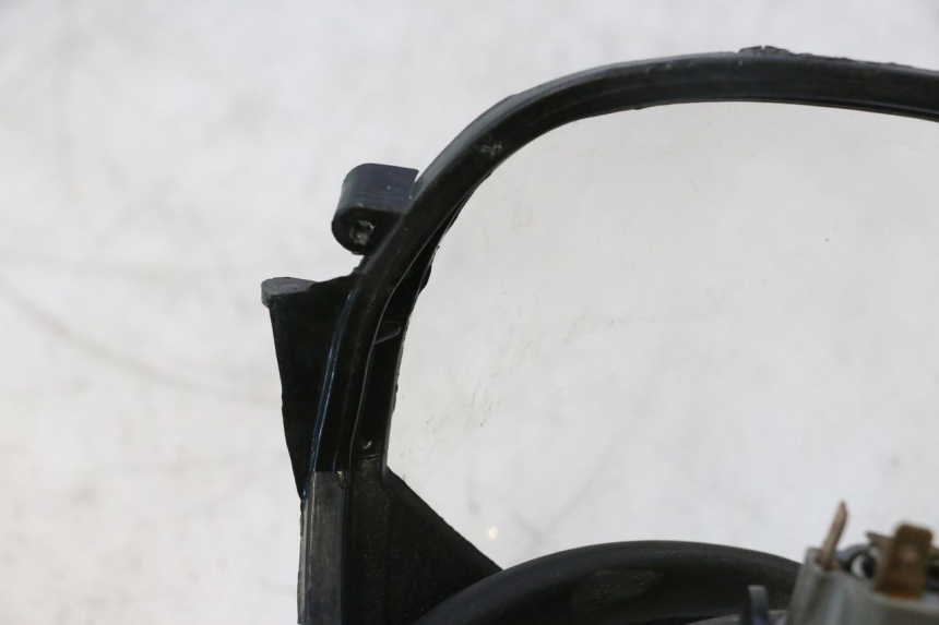 photo de FANALE ANTERIORE PIAGGIO ZIP 4T 50 (2018 - 2020) - Caratteristiche distintive