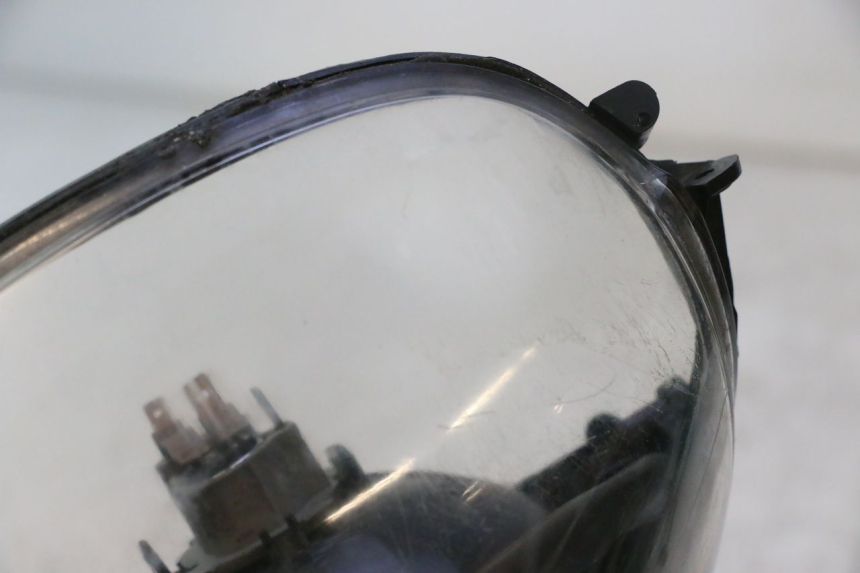 photo de FANALE ANTERIORE PIAGGIO ZIP 4T 50 (2018 - 2020) - Primo piano ad alta risoluzione