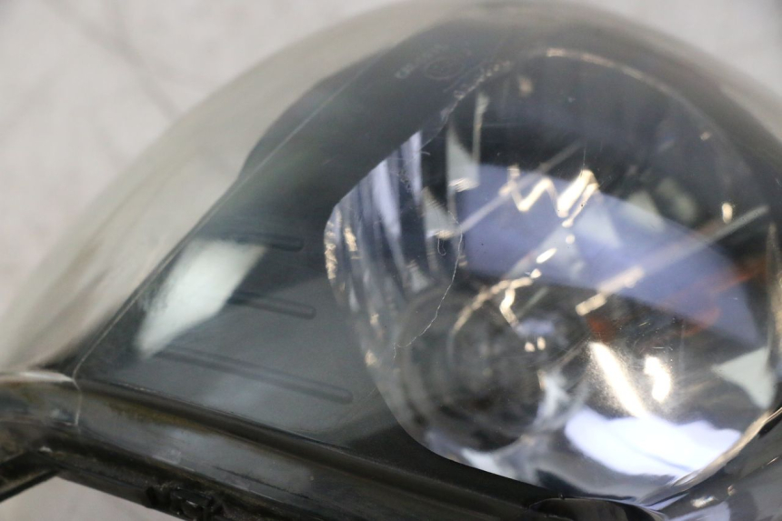 photo de FARO ANTERIORE PIAGGIO ZIP IGET 4T 50 (2021 - 2023) - Altra angolazione