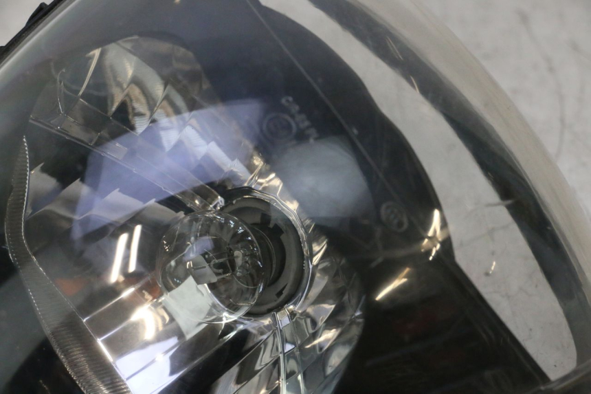 photo de FARO ANTERIORE PIAGGIO ZIP IGET 4T 50 (2021 - 2023) - Primo piano tecnico