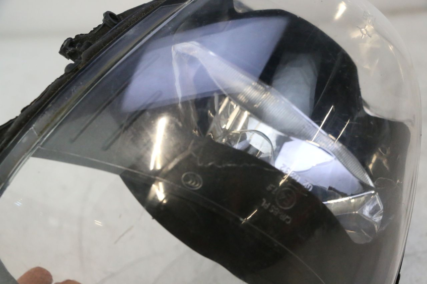 photo de FARO ANTERIORE PIAGGIO ZIP IGET 4T 50 (2021 - 2023) - Dettagli dei punti di fissaggio