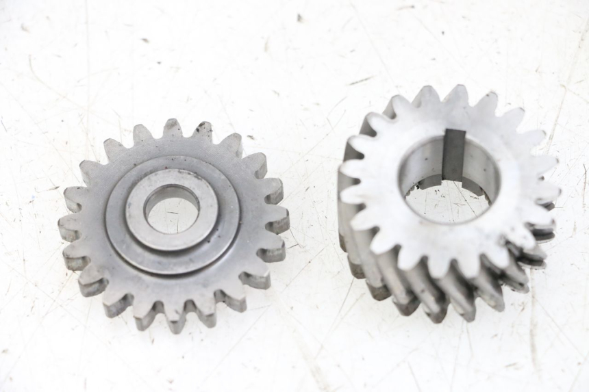 photo de INGRANAGGIO TRASMISSIONE HYOSUNG GV AQUILA 125 (2000 - 2009) - Dettaglio del componente