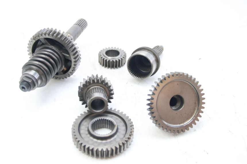 photo de PIGNONE TRASMISSIONE SUZUKI BURGMAN 650 (2002 - 2004) - Primo piano tecnico