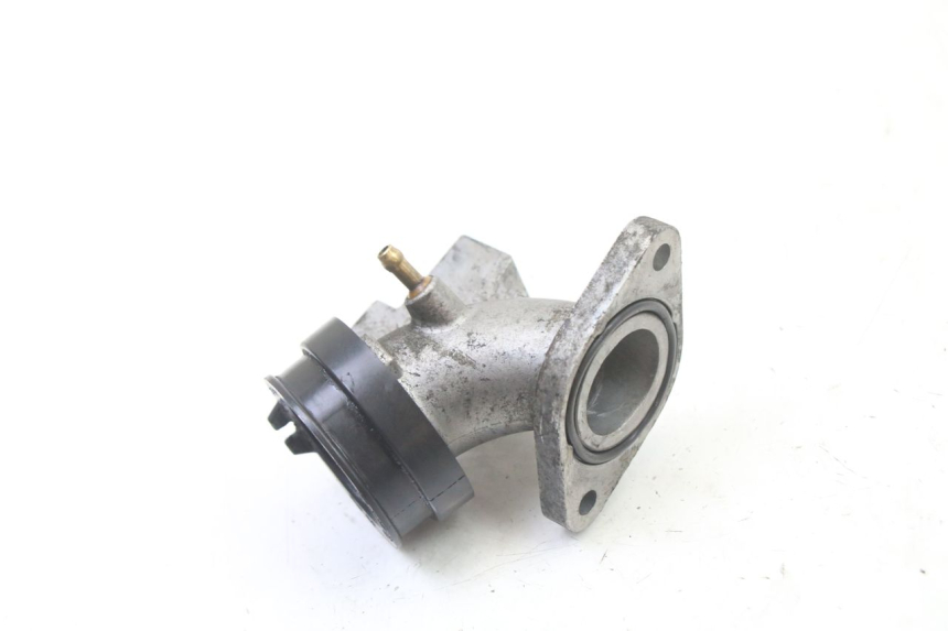 photo de COLLETTORE DI ASPIRAZIONE SUZUKI BURGMAN 125 (2007 - 2014) - Altra angolazione