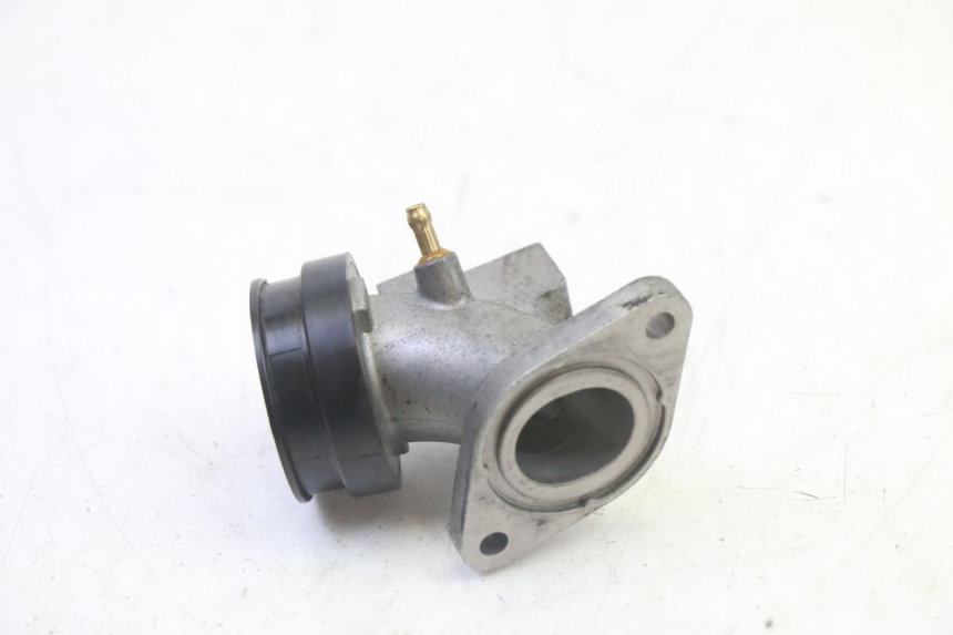 photo de COLLETTORE DI ASPIRAZIONE SUZUKI BURGMAN 125 (2007 - 2014) - Primo piano tecnico