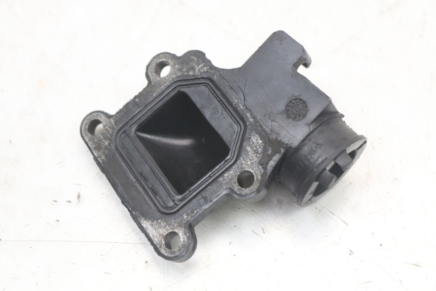 photo de Collettore di aspirazione YAMAHA BW'S 50 (2004 - 2017) - Altra angolazione