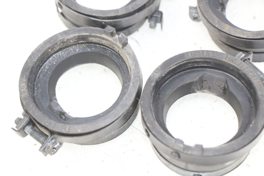 photo de COLLETTORE DI ASPIRAZIONE HONDA CB R 1000 (2018 - 2023) - Altra angolazione