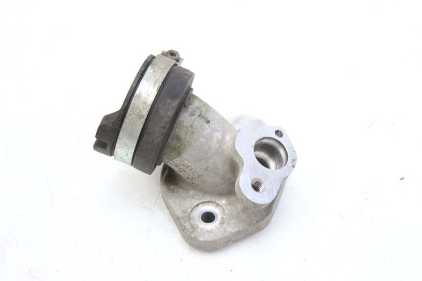 photo de TUBO DI ASPIRAZIONE YAMAHA CYGNUS X INJECTION 125 (2007 - 2013) - Primo piano tecnico