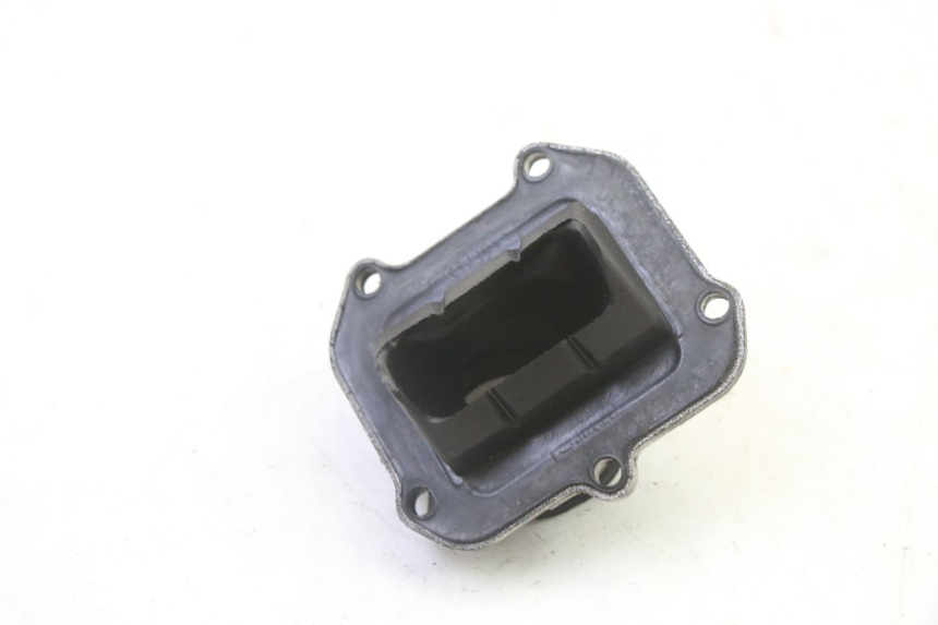 photo de COLLETTORE ASPIRAZIONE APRILIA ETX 125 (1998 - 2002) - Dettagli dei punti di fissaggio