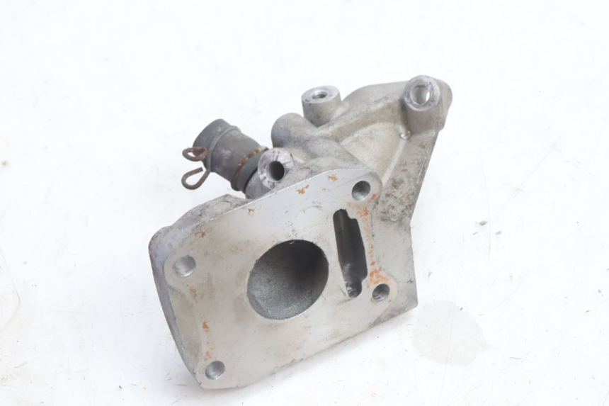 photo de COLLETTORE ASPIRAZIONE HONDA FES PANTHEON 2T 125 (1998 - 2002) - Dettagli dei punti di fissaggio