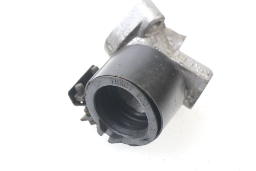 photo de COLLETTORE DI ASPIRAZIONE HONDA FES PANTHEON 125 (2003 - 2007) - Dettaglio del componente