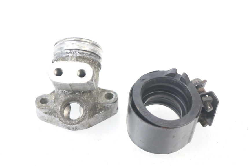 photo de COLLETTORE DI ASPIRAZIONE HONDA FES PANTHEON 125 (2003 - 2007) - Primo piano tecnico