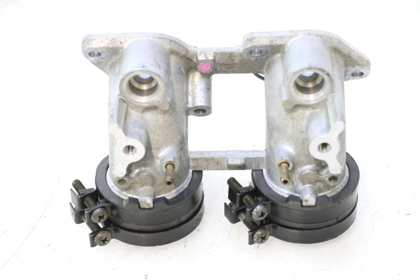 photo de COLLETTORE ASPIRAZIONE HONDA FJS SILVER WING SILVERWING 400 (2005 - 2008) - Primo piano tecnico