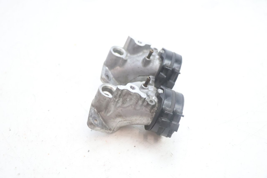 photo de COLLETTORE ASPIRAZIONE HONDA FJS SILVER WING SILVERWING 400 (2005 - 2008) - Altra angolazione
