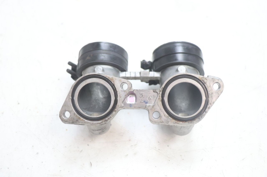 photo de COLLETTORE ASPIRAZIONE HONDA FJS SILVER WING SILVERWING 400 (2005 - 2008) - Primo piano tecnico