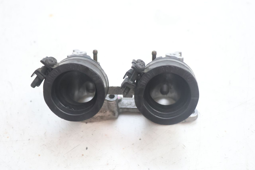 photo de COLLETTORE ASPIRAZIONE HONDA FJS SILVER WING SILVERWING 400 (2005 - 2008) - Dettagli dei punti di fissaggio