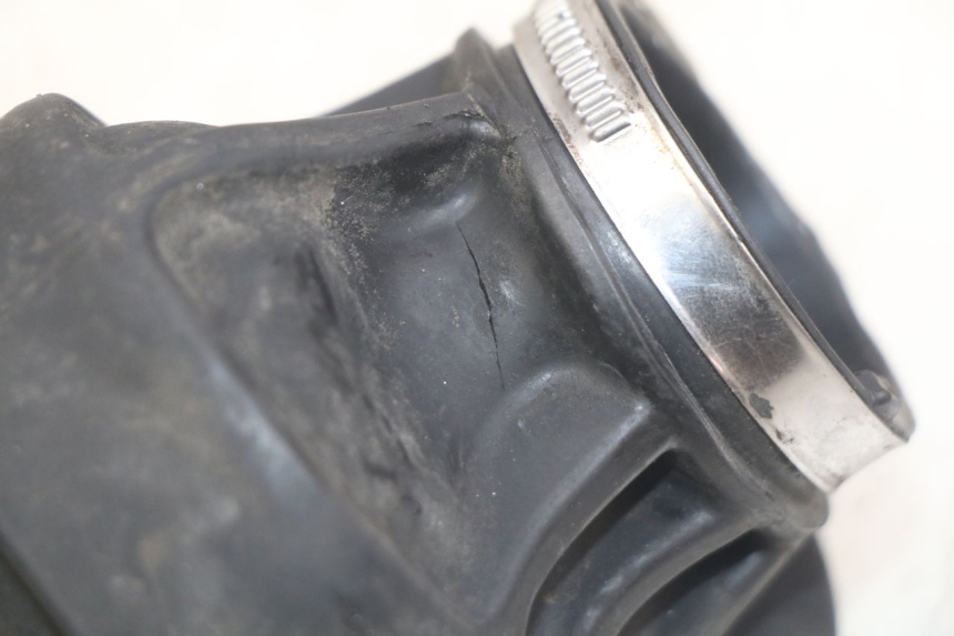 photo de COLLETTORE DI ASPIRAZIONE GILERA GP 800 (2007 - 2013) - Primo piano tecnico