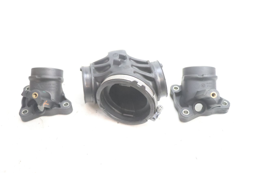 photo de COLLETTORE DI ASPIRAZIONE GILERA GP 800 (2007 - 2013) - Altra vista dell'articolo