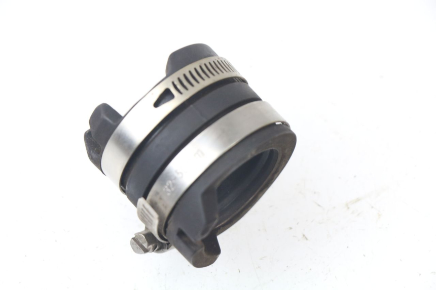 photo de Collettore di aspirazione PIAGGIO LIBERTY 4T 50 (2018 - 2021) - Zoom sullo stato d'uso