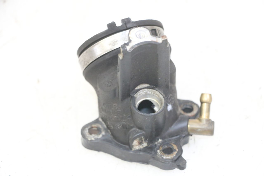 photo de COLLETTORE ASPIRAZIONE PIAGGIO MP3 LT 300 (2010 - 2016) - Primo piano tecnico