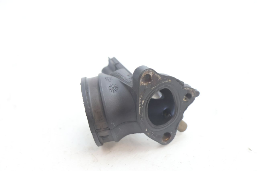 photo de COLLETTORE ASPIRAZIONE PIAGGIO MP3 LT 300 (2010 - 2016) - Altra angolazione