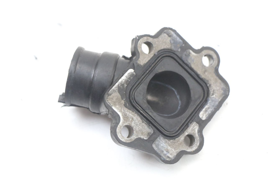 photo de Collettore di aspirazione MBK OVETTO ONE 2T 50 (2013 - 2017) - Altra angolazione