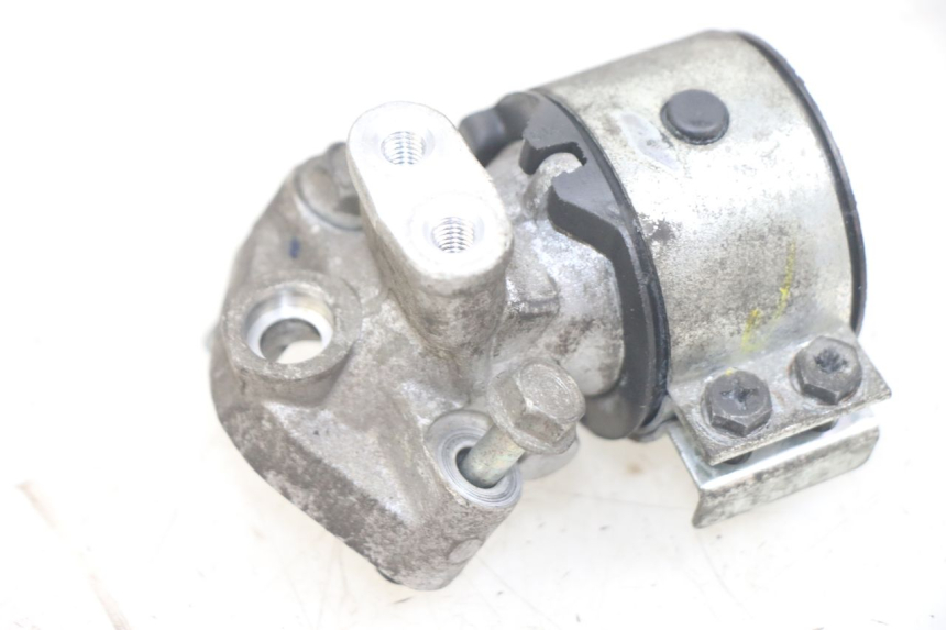 photo de COLLETTORE DI ASPIRAZIONE HONDA PCX (JF28) 125 (2009 - 2011) - Altra angolazione