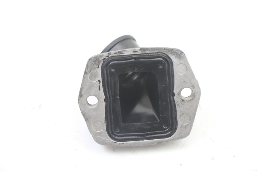 photo de COLLETTORE ASPIRAZIONE PIAGGIO VESPA S 2T 50 (2007 - 2014) - Zoom sullo stato d'uso