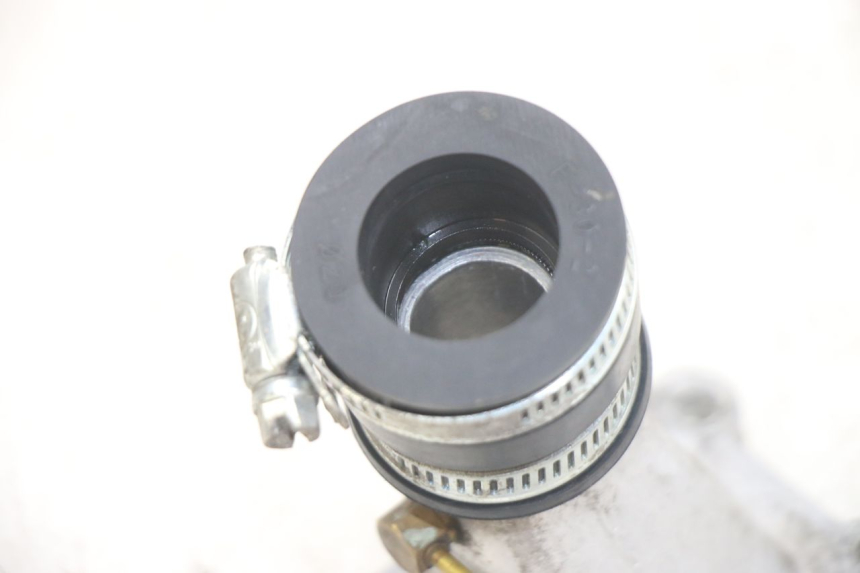 photo de COLLETTORE DI ASPIRAZIONE GILERA RK 50 (1996 - 1999) - Primo piano tecnico