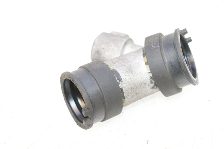 photo de COLLETTORE ASPIRAZIONE PEUGEOT SATELIS COMPRESSOR K15 125 (2006 - 2009) - Primo piano tecnico