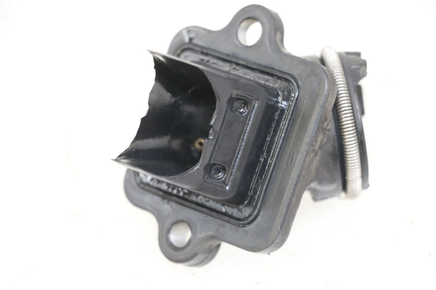 photo de COLLETTORE ASPIRAZIONE PEUGEOT STREETZONE I 2T 50 (2018 - 2020) - Altra angolazione