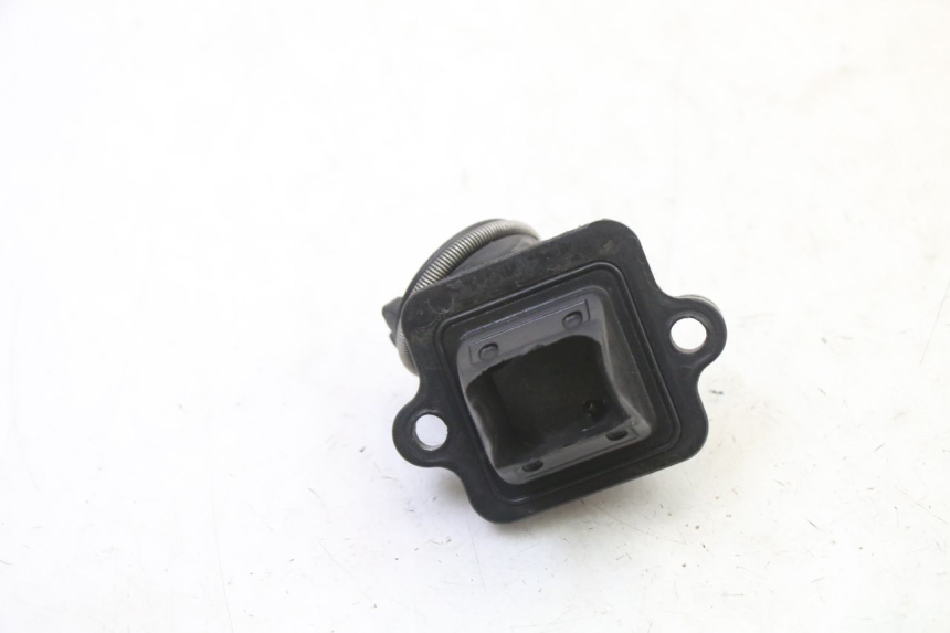 photo de COLLETTORE ASPIRAZIONE PEUGEOT STREETZONE I NAKED 2T 50 (2018 - 2020) - Altra angolazione