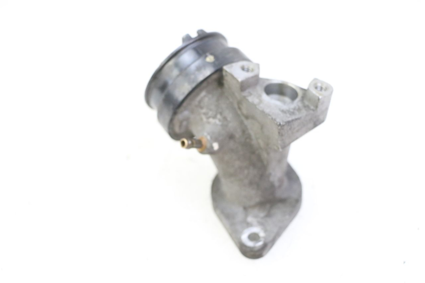 photo de COLLETTORE ASPIRAZIONE SUZUKI BURGMAN 125 (2015 - 2017) - Altra angolazione