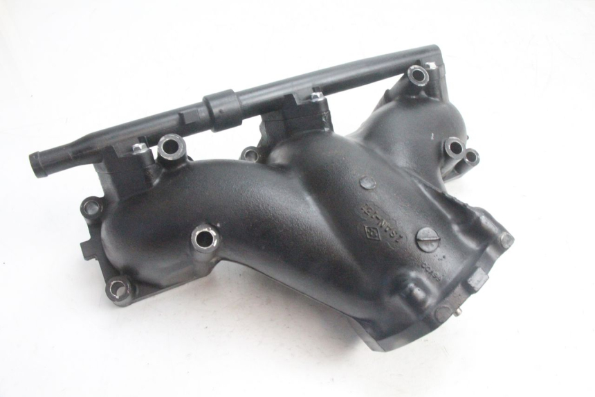 photo de COLLETTORE ASPIRAZIONE YAMAHA WAVE RUNNER GP R 1200 (2000 - 2003) - Vista principale