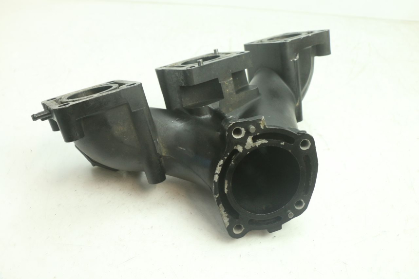 photo de COLLETTORE ASPIRAZIONE YAMAHA WAVE RUNNER GP R 1200 (2000 - 2003) - Zoom sullo stato d'uso