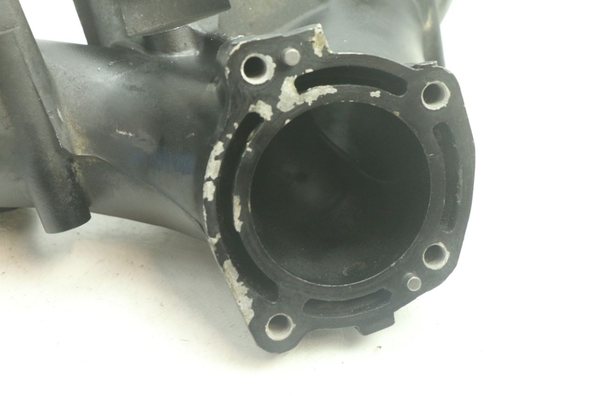 photo de COLLETTORE ASPIRAZIONE YAMAHA WAVE RUNNER GP R 1200 (2000 - 2003) - Altra angolazione