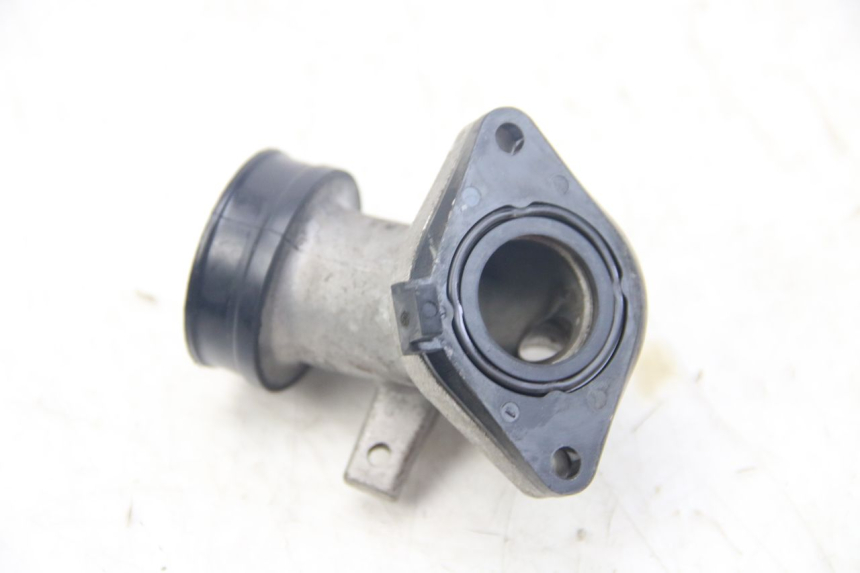 photo de COLLETTORE DI ASPIRAZIONE YAMAHA XMAX X-MAX 125 (2006 - 2009) - Altra angolazione