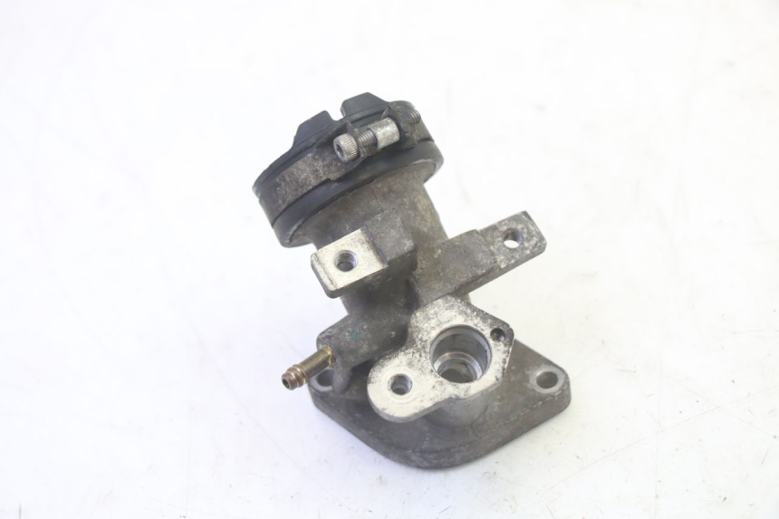 photo de COLLETTORE ASPIRAZIONE YAMAHA X-MAX XMAX 125 (2010 - 2013) - Altra angolazione