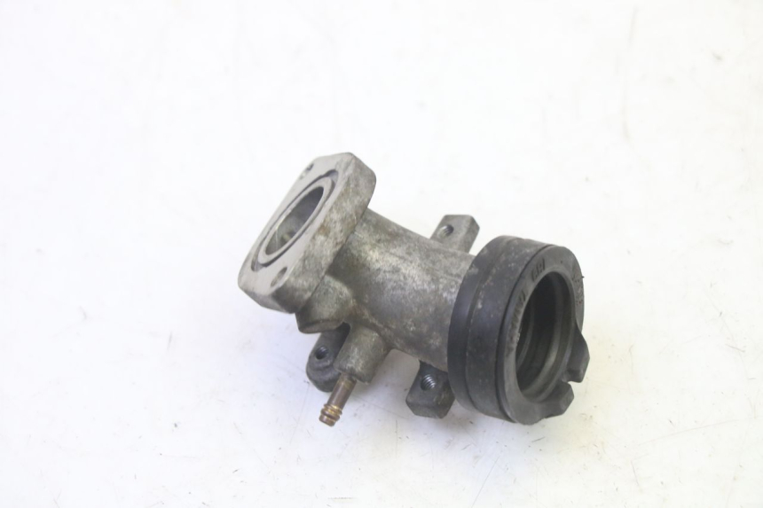 photo de COLLETTORE ASPIRAZIONE YAMAHA X-MAX XMAX 125 (2010 - 2013) - Primo piano tecnico