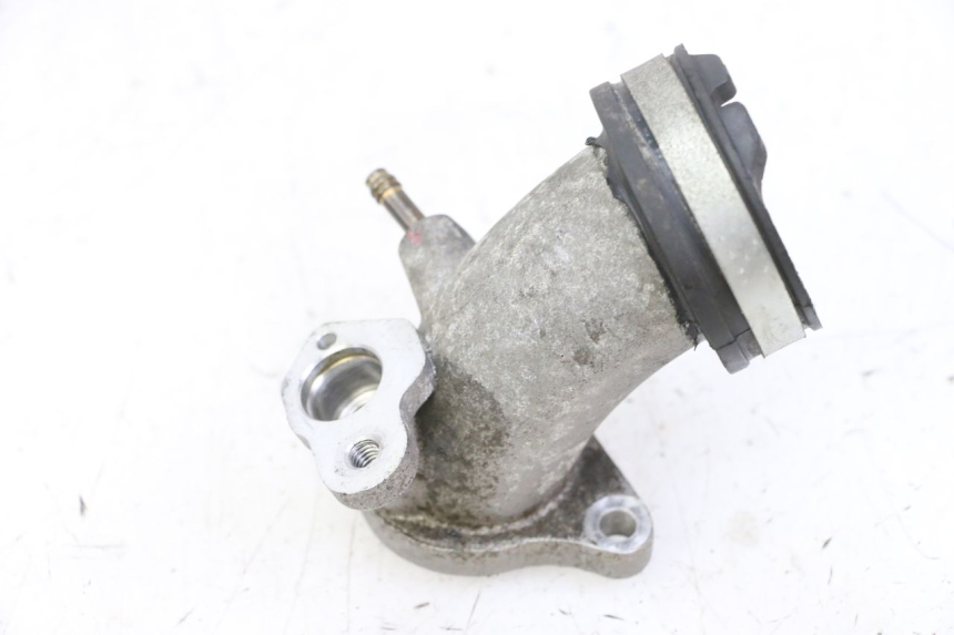 photo de COLLETTORE DI ASPIRAZIONE YAMAHA X-MAX XMAX 250 (2006 - 2009) - Altra angolazione