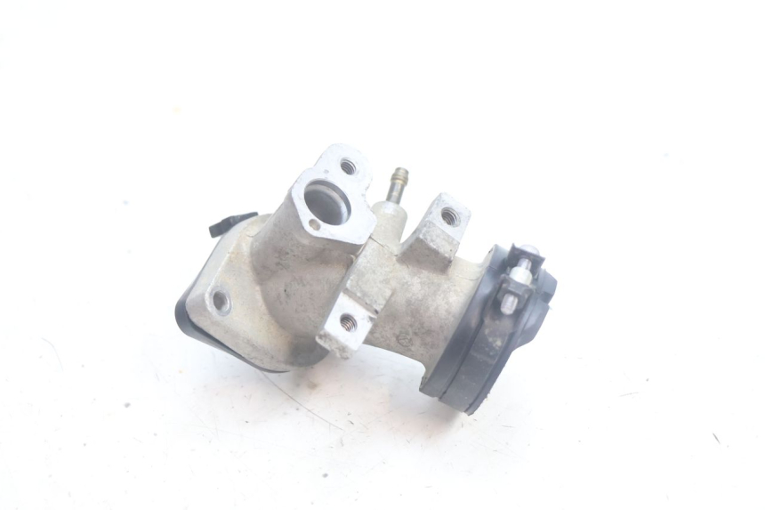 photo de COLLETTORE ASPIRAZIONE YAMAHA X-MAX XMAX 125 (2010 - 2013) - Altra angolazione