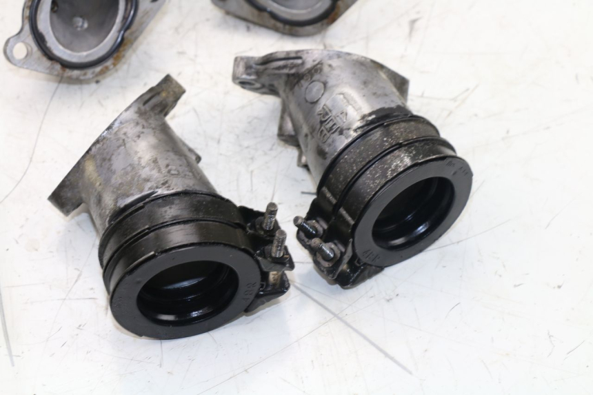 photo de Collettore di aspirazione YAMAHA XJS DIVERSION 600 (1997 - 1999) - Primo piano tecnico