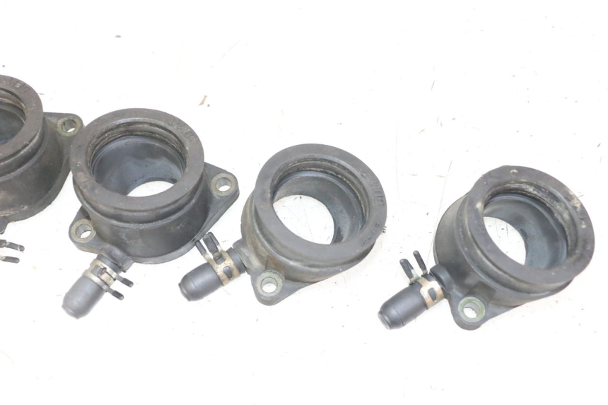 photo de COLLETTORE DI ASPIRAZIONE YAMAHA FZS FAZER 600 (2001 - 2003) - Primo piano tecnico