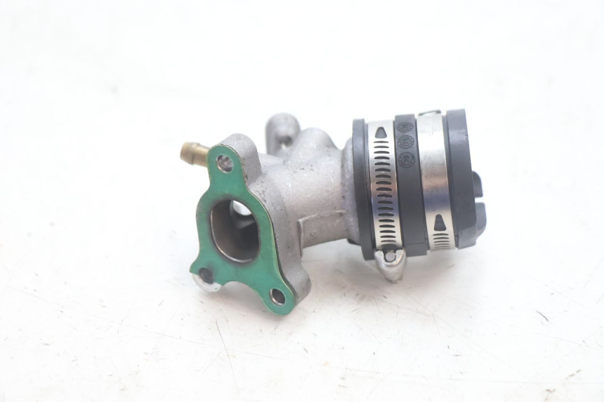 photo de COLLETTORE ASPIRAZIONE PIAGGIO ZIP IGET 4T 50 (2021 - 2023) - Altra angolazione