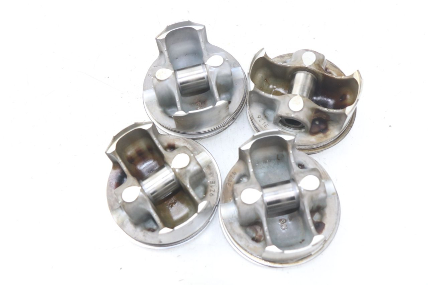 photo de PISTONE YAMAHA FJR ABS 1300 (2006 - 2012) - Primo piano tecnico