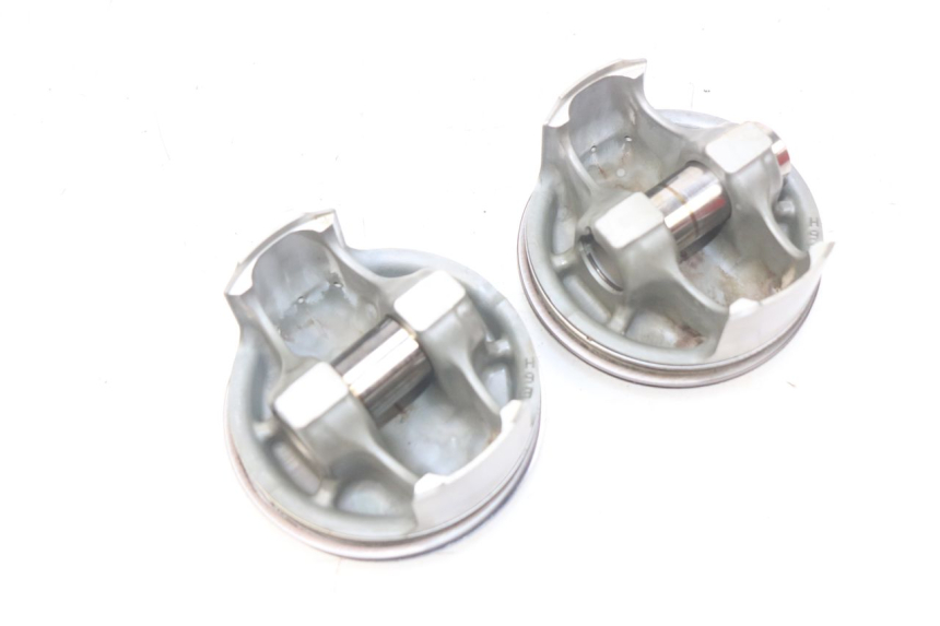 photo de PISTONE YAMAHA MT-07 MT07 ABS 700 (2014 - 2017) - Zoom sullo stato d'uso