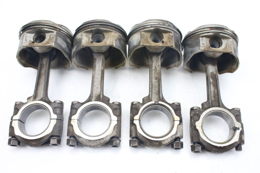 photo de PISTONE HONDA VFR FI RC46 800 (1998 - 2001) - Dettagli dei punti di fissaggio