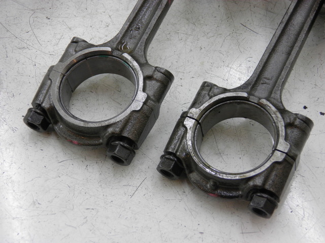 photo de Pistone YAMAHA FJR 1300 (2004 - 2005) - Dettagli dei punti di fissaggio