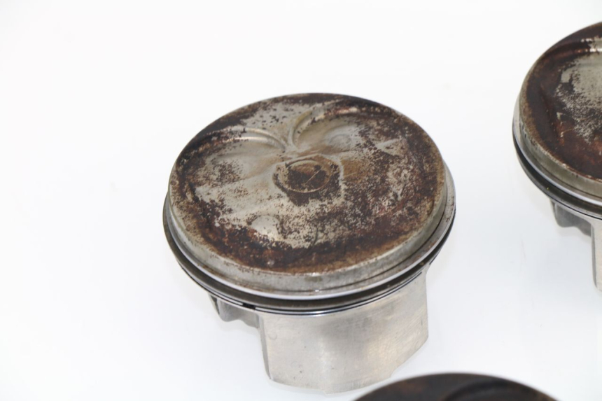 photo de Pistone YAMAHA YZF R6 600 (1999 - 2001) - Primo piano tecnico