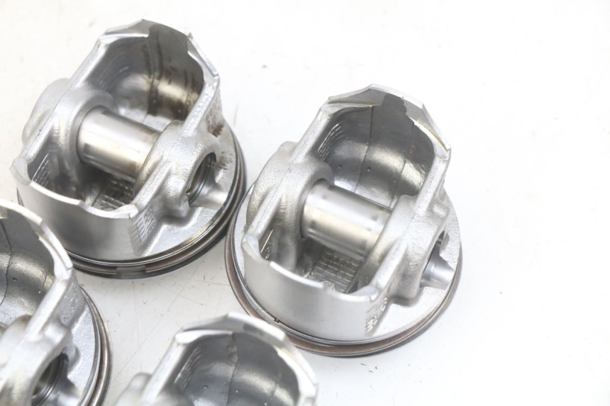 photo de PISTONE KAWASAKI Z 750 (2007 - 2013) - Altra angolazione